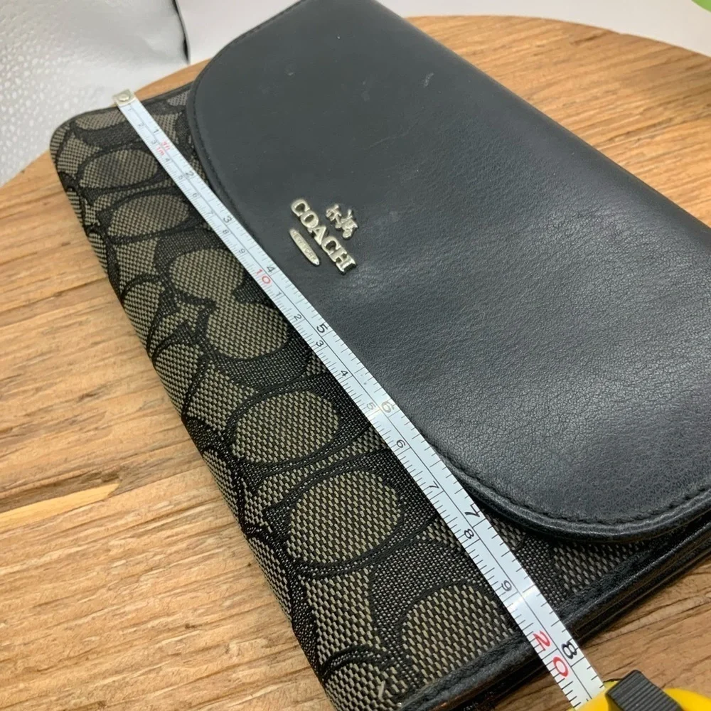 Coach Leather Canvas Signature 